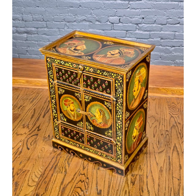 Early 19th Century Indian Mughal Hand-Painted Polychrome Cabinet With Royal Portraits For Sale - Image 4 of 12