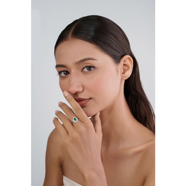 1.15ct Natural Pear-Cut Emerald Diamond Halo 14k Gold Statement Ring Size 6 For Sale - Image 10 of 17