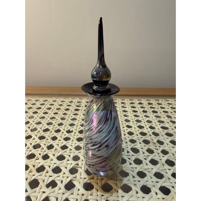 Art glass perfume bottles have been popular decorative and functional items for centuries, evolving with artistic...