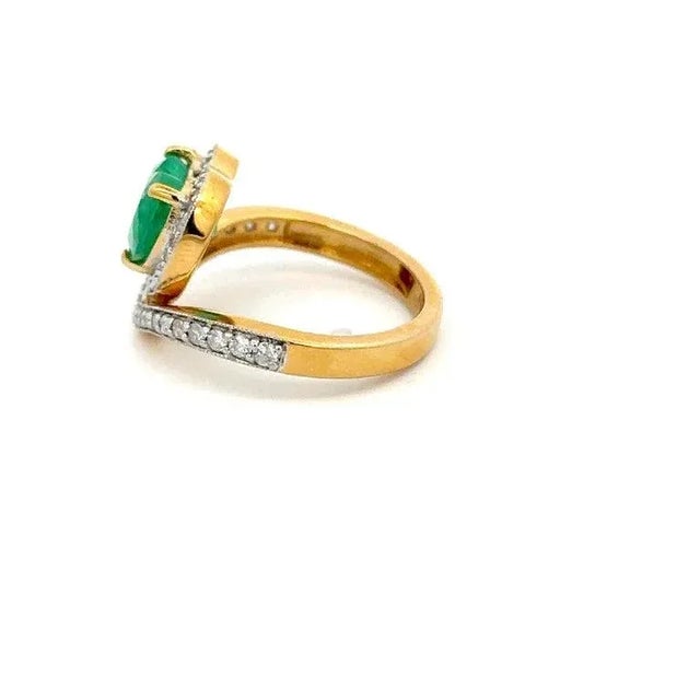 Gold Heart Cut Green Emerald and Diamond Ring in 18kt Solid Yellow Gold Size 7 ( All Sizes Available) For Sale - Image 8 of 12