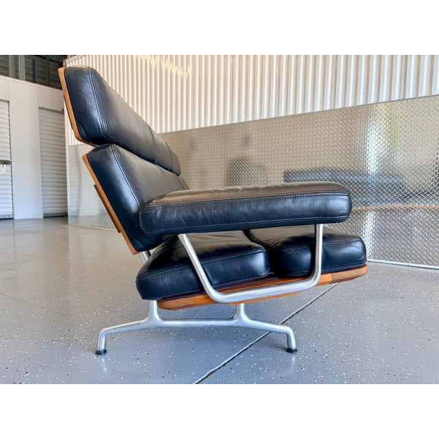 Eames 20003 3-Seat Sofa by Ray and Charles Eames in Teak W/ Black Leather For Sale - Image 4 of 13