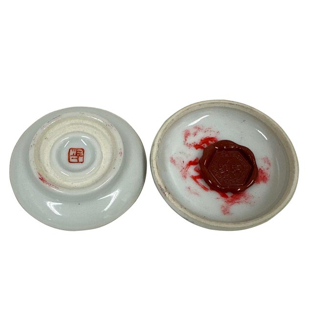 Rose Antique Chinese Famille Rose Porcelain Seal Paste Box (Or Ink / Rouge Box) For Sale - Image 8 of 9