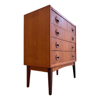 Danish Teak Chest of Drawers with Round Recessed Handles For Sale