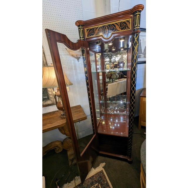 Late 20th Century Italian Regency Curio Cabinet For Sale In Houston - Image 6 of 9