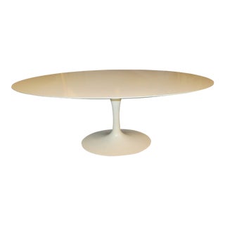 Authentic VIntage Knoll Saarinen Oval Tulip Base Dining Table For Sale