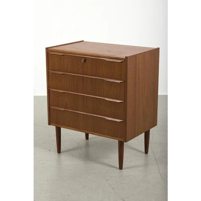 Vintage Chest of Drawers in Teak For Sale - Image 10 of 10