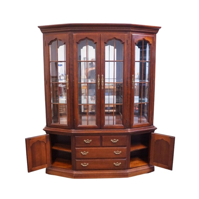 Wood Thomasville Furniture Collector's Cherry 63" Buffet W. Lighted Display China Cabinet 10121-425 / 10121-426 For Sale - Image 7 of 17