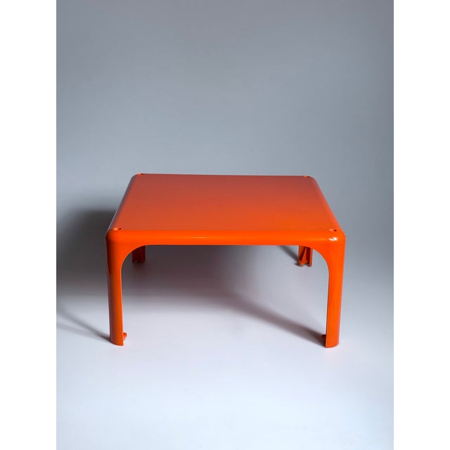 Original Demetrio 45 side table by Vico Magistretti for Artemide, Italy. Another one in black is available in one of my...