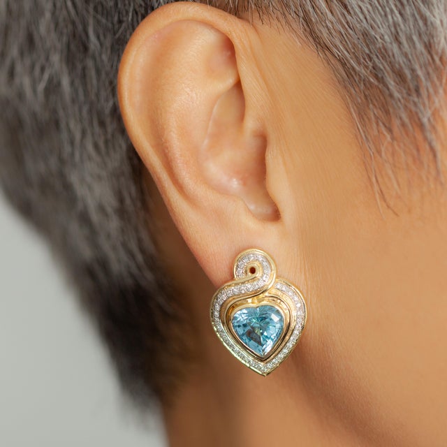 Gucci 1990s Rare Gucci 18k Yg Diamond Aquamarine Black Enamel Necklace and Earring Set For Sale - Image 4 of 15