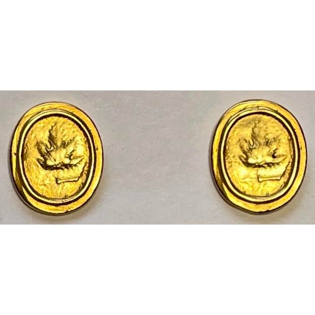These handsome 21kt bright gold-plate over bronze cufflinks have a raised maple leaf design with an accent Pompeii look....