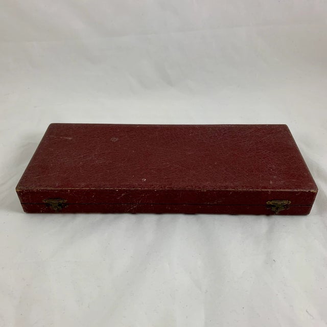 French Art Deco Horn, Bakelite & Silver Plate Fork and Spoon Salad Servers in Case For Sale - Image 12 of 13