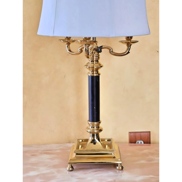 Mid-Century Modern Vintage Brass Empire French-Style Tole Bouillotte-Style Lamp With Dual Black Chain Bulb Switches With Shade For Sale - Image 3 of 12