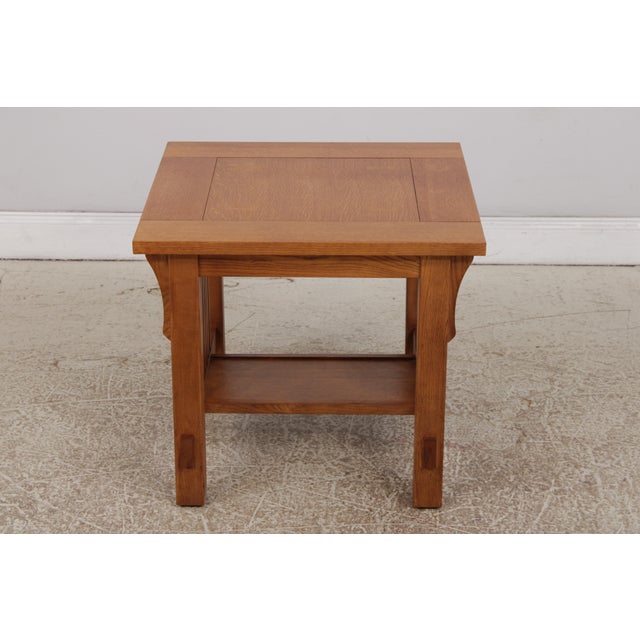 Arts & Crafts Mission Style Oak 2 Tier End Table For Sale - Image 4 of 15