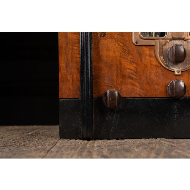 Copper Vintage Model 5-T Radio by R C A For Sale - Image 8 of 10