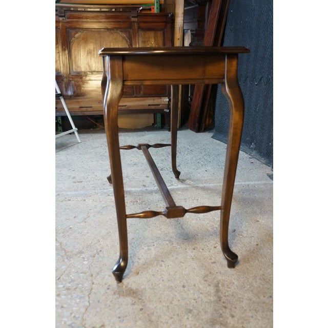Vintage Queen Anne Style Mahogany Sofa Console Hall Entry Table For Sale - Image 11 of 17