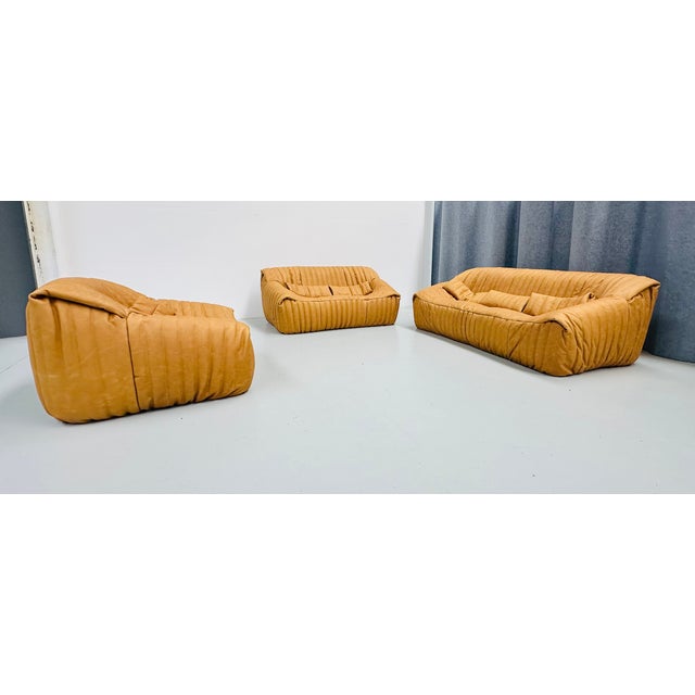 An iconic 1970s design, the Sandra sofa collection was designed by Annie Hiéronimus for Cinna after she joined the Roset...