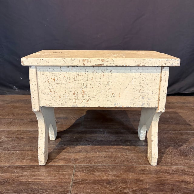 American Antique Primitive Shoe Shine Bench for Cobbler With Cast Iron Foot Rest For Sale - Image 3 of 9