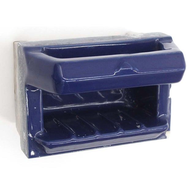 Vintage navy blue flush mount soap dish with handle. There are chips. Please refer to the pictures for a full view of the...