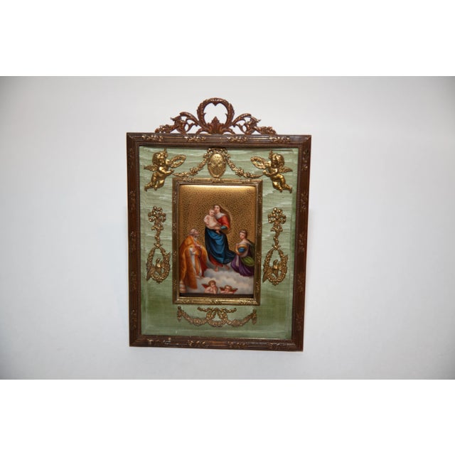 Louis XV metal frame with gilt. Having wonderful top stylized ribbon. Beautiful Moire fabric with gilded putti hanging...