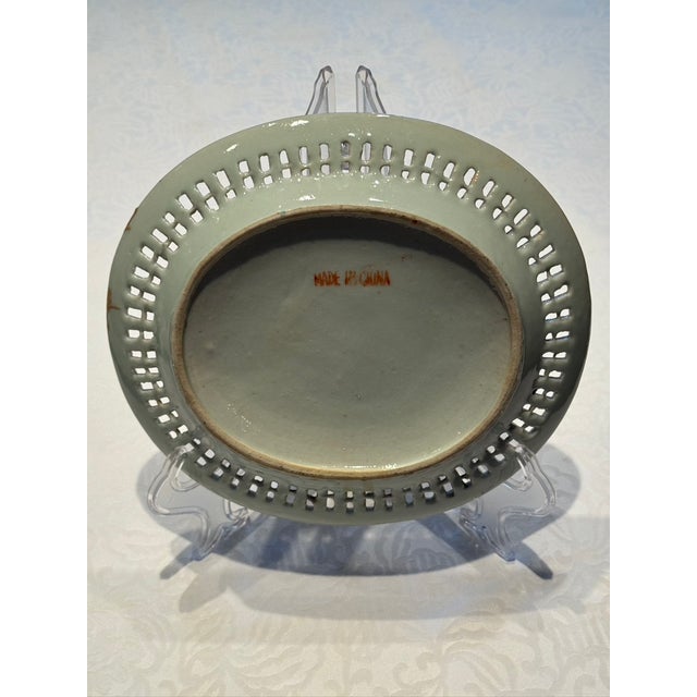 1920s Chinese Export Rose Madallion Reticulated Serving Dish For Sale - Image 9 of 11