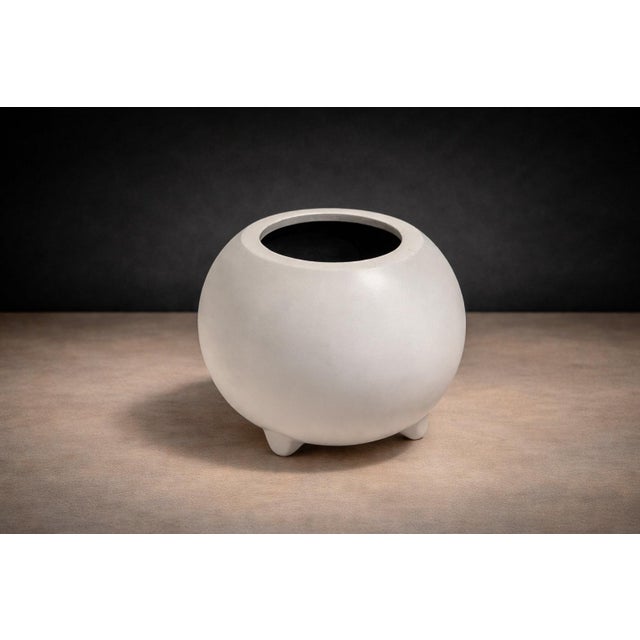 “Meche” Pot in Clay Painted in White, Ensamble Artesano, Tonala Mexico, 2024 For Sale - Image 4 of 8