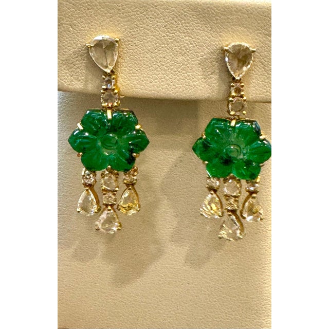 12Ct Carved Emerald & 5 Ct Rose Diamond Dangling Post Earrings 22 Kt Yellow Gold For Sale - Image 9 of 18