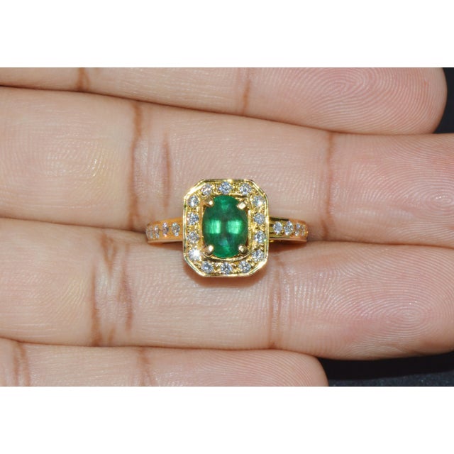 Certified Natural 2.15cts vs F Diamond Emerald 18k Solid Gold Ring Band, Size 6.75 For Sale - Image 9 of 12