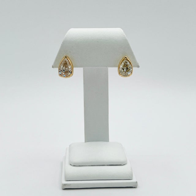 2020s Pear Shape Diamond Stud Earrings in 18k Yellow Gold, A Pair For Sale - Image 5 of 6