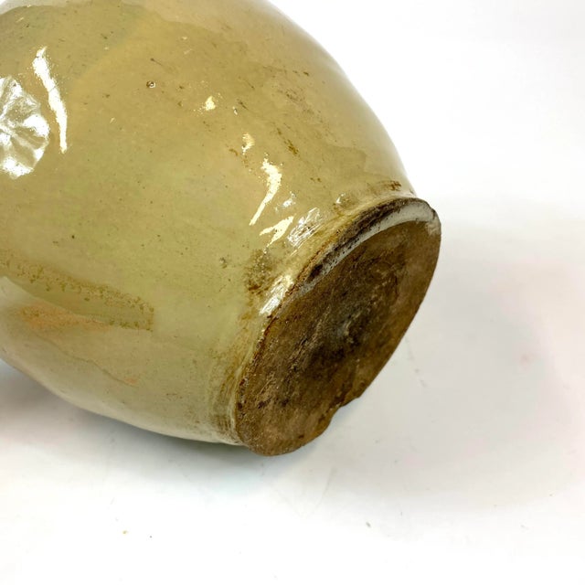 18th Century Chinese Small Yellow Green Ceramic Wine Jug For Sale In San Francisco - Image 6 of 8