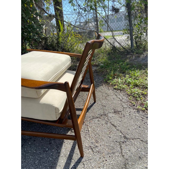 Mid Century Modern Lounge Armchair | Kofod Larsen for Selig For Sale - Image 9 of 12