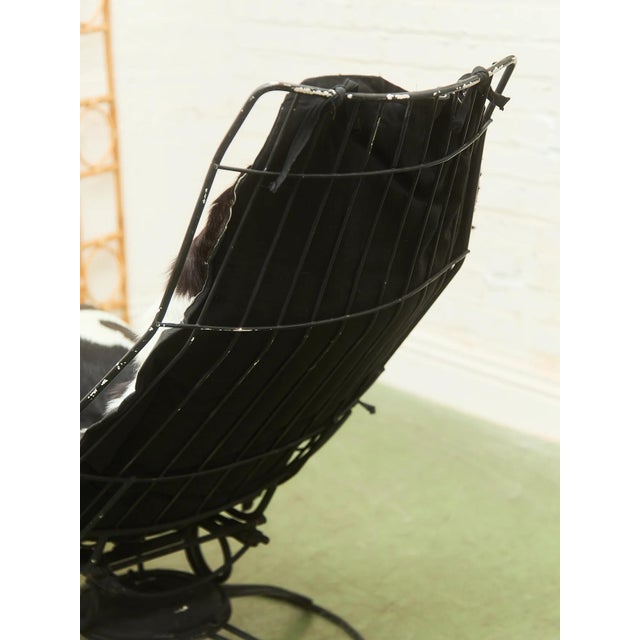 Black Vintage Homecrest Mid-Century Wire Banana "Siesta" Lounge Chair, Swivels & Rocks For Sale - Image 8 of 12