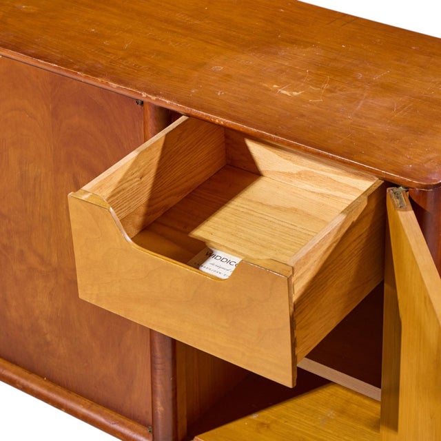 Wood Robsjohn Gibbings for Widdicomb Mid Century Walnut Credenza For Sale - Image 7 of 10