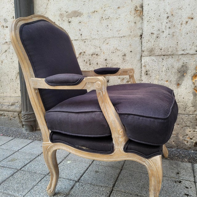 19th Century Louis XV Provençal Queens Chair in Oak and Upholstery, France For Sale - Image 6 of 18