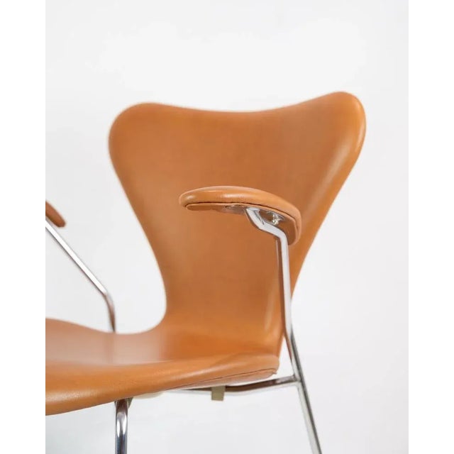 Series Seven Chair Model 3207 of Cognac Leather attributed to Arne Jacobsen from Fritz Hansen, 2000s For Sale - Image 3 of 10