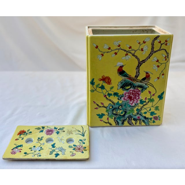 Ralph Lauren Home Yellow Chinoiserie Chinese Export Porcelain Rectangular Vase in the Style of Ralph Lauren Home For Sale - Image 4 of 11