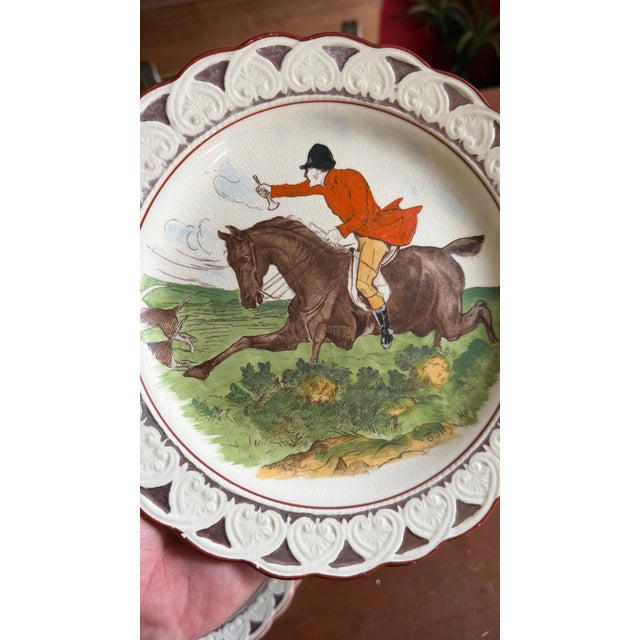 A Very Fine Set of 6 Wedgwood Equestrian and Fox Hunting Scene Plates, Circa 1920's For Sale - Image 11 of 17