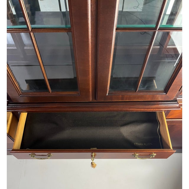 Vintage Ethan Allen Georgian Style Mahogany Breakfront China Cabinet For Sale - Image 11 of 12