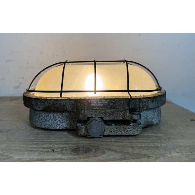 Industrial Grey Rusty Cast Iron Wall Light from Elektrosvit, 1960s For Sale - Image 15 of 16
