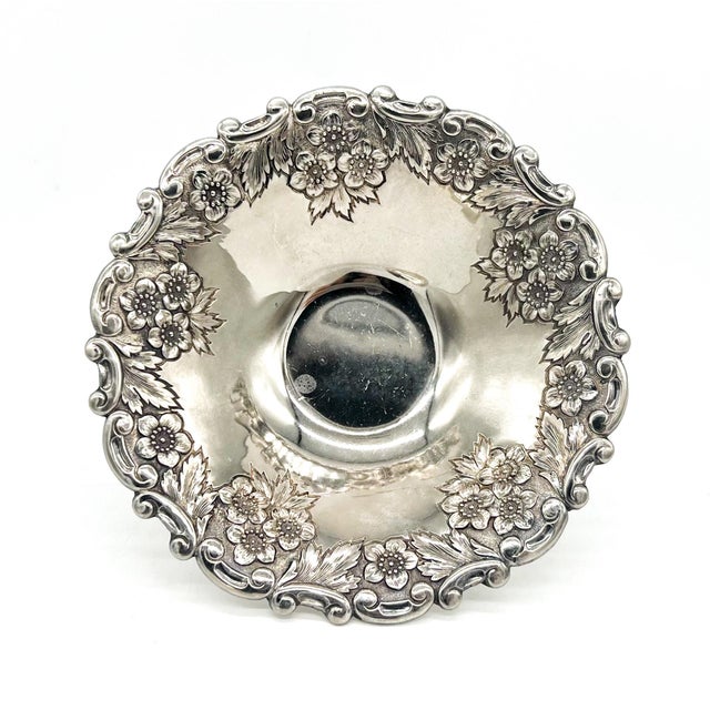 English Vintage Silverplate Floral Repoussé Pedestal Candy/ Nut Bowl – Traditional / Hollywood Regency For Sale - Image 3 of 13