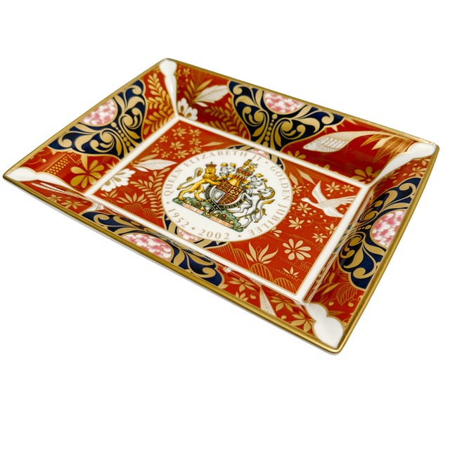 Celebrate royal history with this exquisite porcelain commemorative catchall dish by Royal Worcester, made in celebration...
