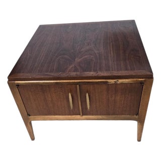 Lane Mid-Century Modern Walnut Cabinet End Table | Style 997-92 For Sale