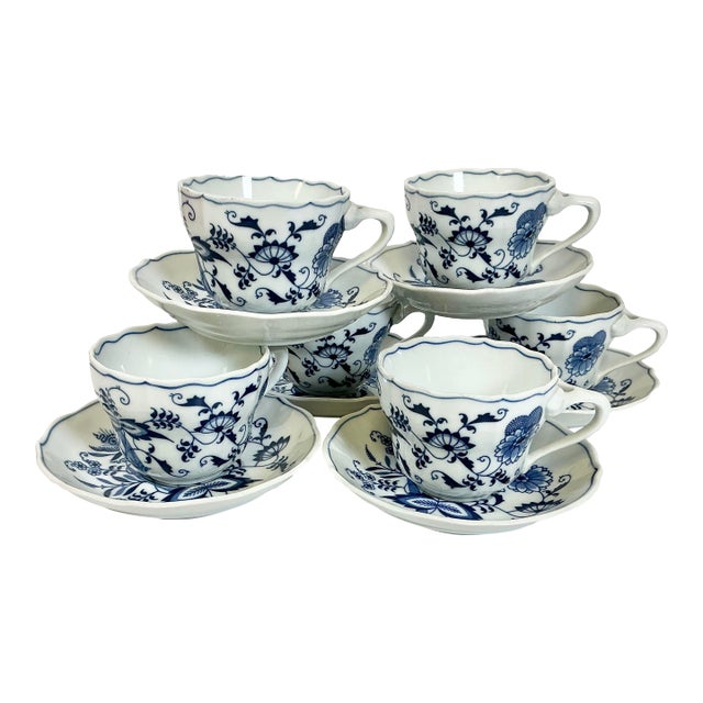 Vintage Japanese Chinoiserie Meissen Blue Danube Cup & Saucer Sets - Service for 6 - 12 Pieces For Sale