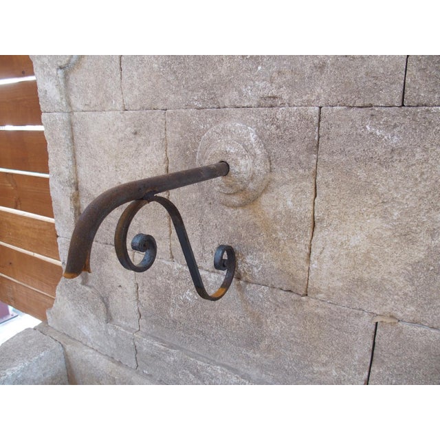 Bédoin Carved Limestone Wall Fountain From Provence, France For Sale In Dallas - Image 6 of 12