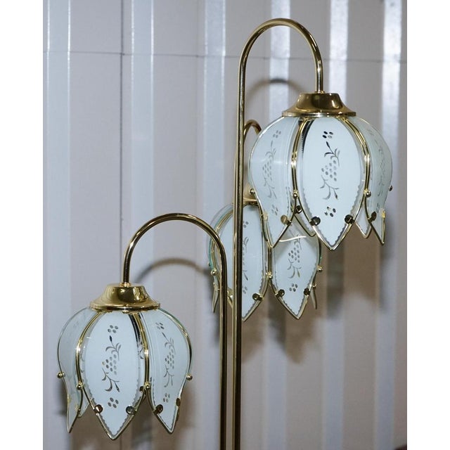 Mid-Century Hollywood Regency Brass and White Glass Tulip Floor Lamp For Sale - Image 4 of 11