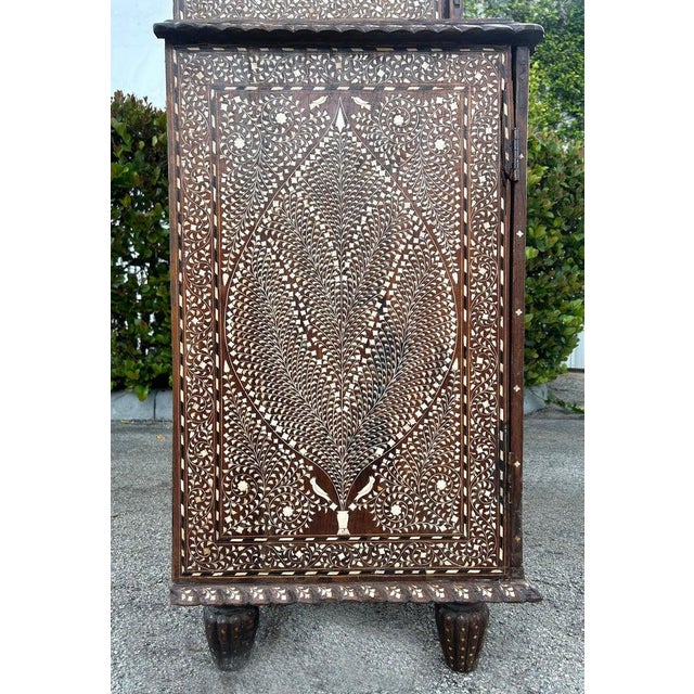 Mid 19th Century Superb 19th Century Anglo-Indian Rosewood Cabinet, Intricate Ebony Inlay For Sale - Image 5 of 18