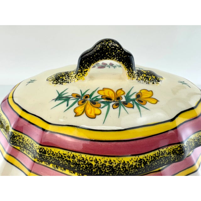 Vintage Henriot Quimper French Faience Soup Tureen and Underplate For Sale In Little Rock - Image 6 of 18