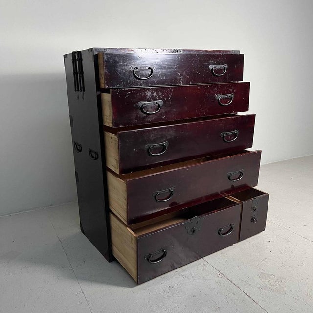 Meiji Era Tansu Sendai Isho-Dansu Chest, Japan, Late 19th Century For Sale - Image 11 of 17