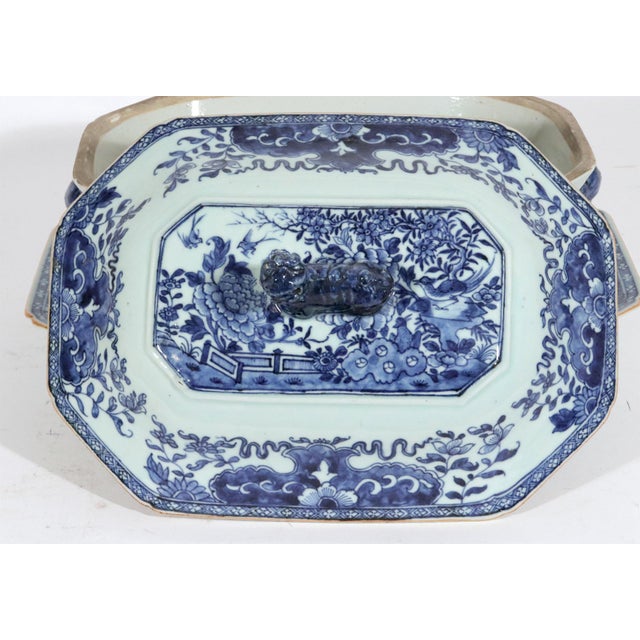 18th-Century Chinese Export Blue & White Porcelain Soup Tureen, Cover & Stand For Sale - Image 9 of 17