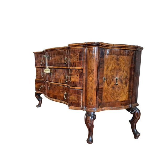 Baroque Inlaid Walnut and Burl Wood Commode with Serpentine Front and Cabriole Legs, 1780s For Sale - Image 10 of 17