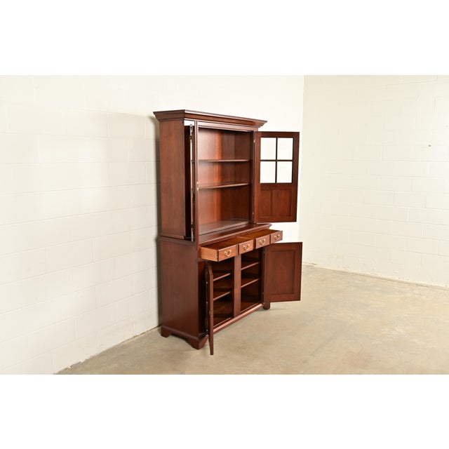 Kittinger Georgian Carved Mahogany Breakfront Bookcase Cabinet For Sale In South Bend - Image 6 of 18